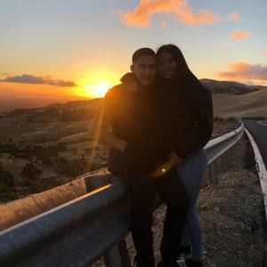 Meet your Posher, Abril